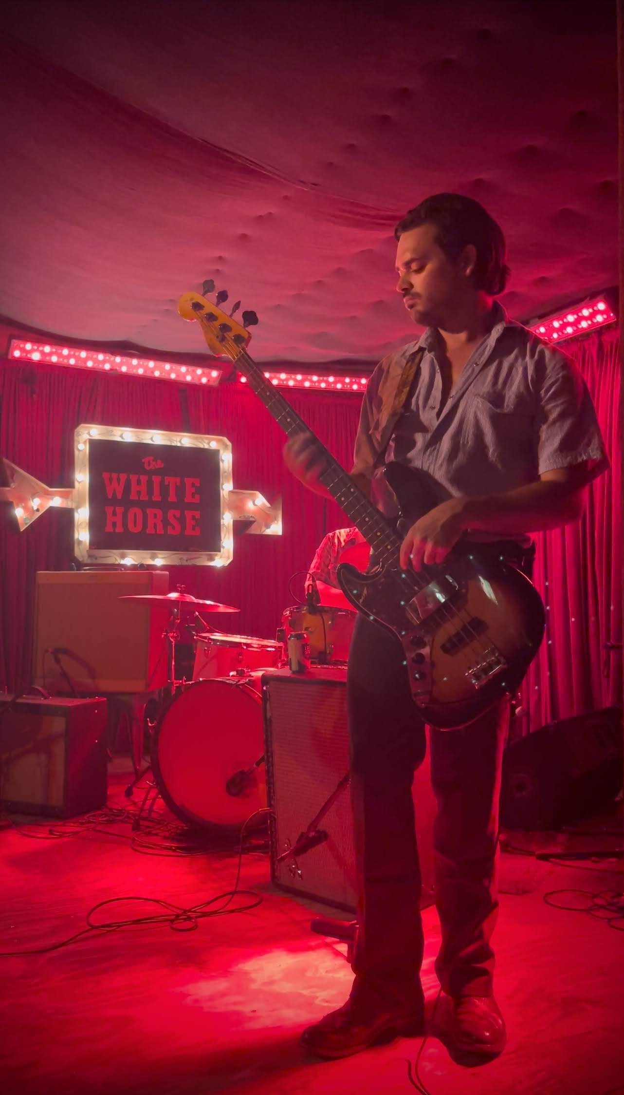 the white horse tavern